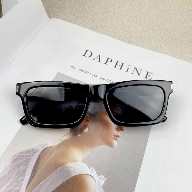 Lunettes de soleil noires Supe - Men'S Accessories Paris avis et prix