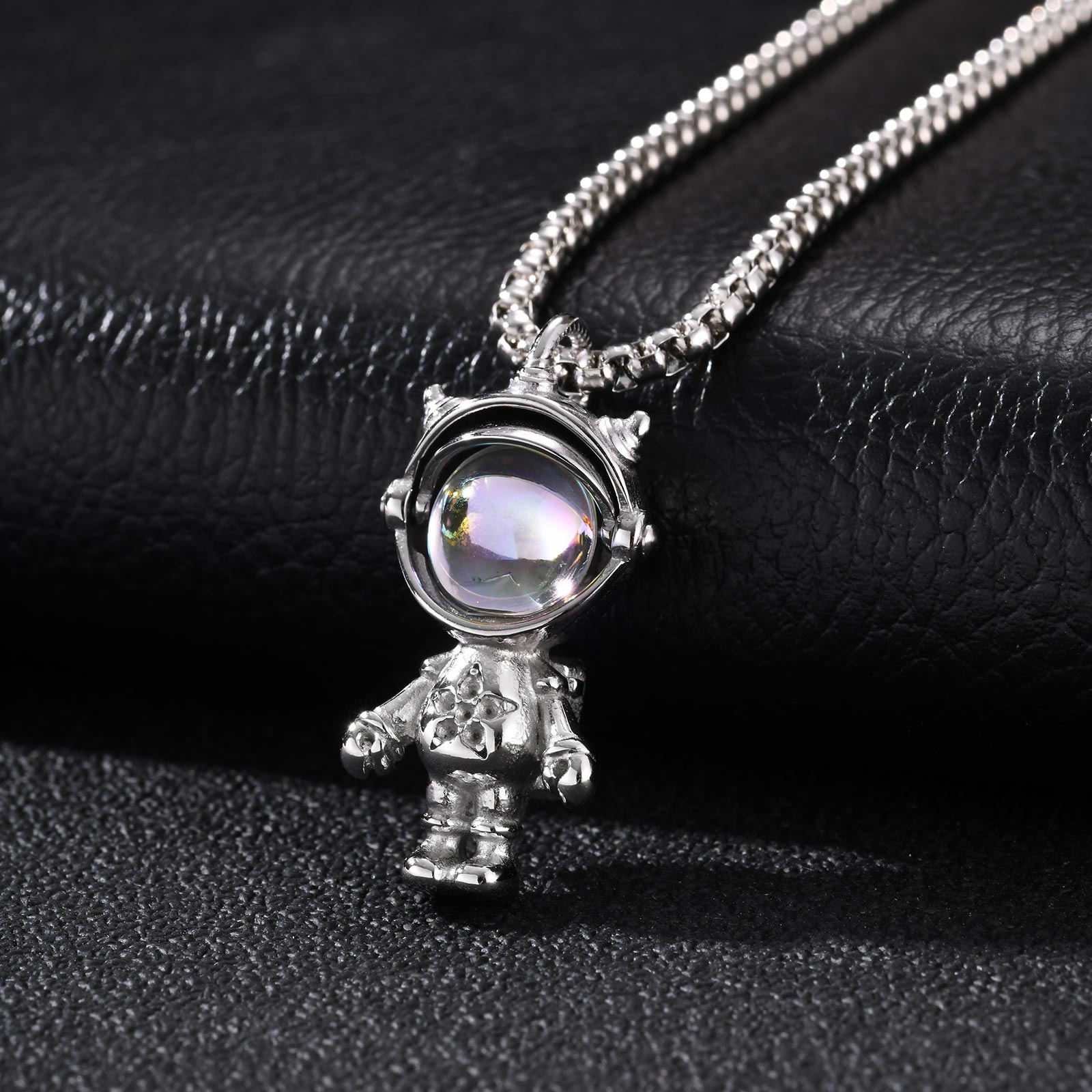 Collier pendentif astronaute V - X Men Accessories avis et prix